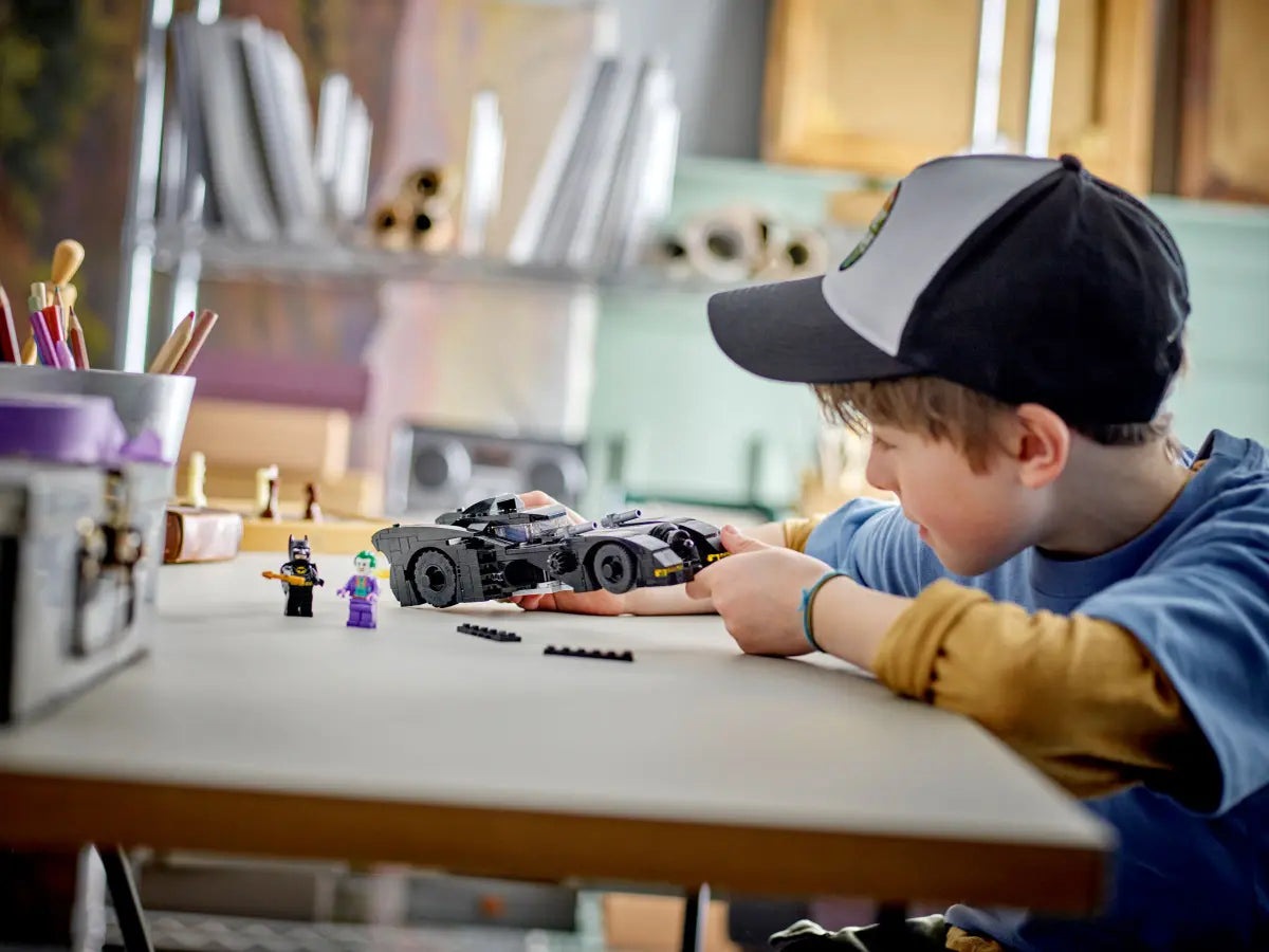 LEGO Batman Batmobile™: Batman™ verfolgt den Joker™ (76224)