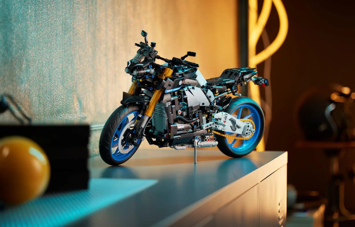 LEGO Technic Yamaha MT-10 SP (42159)