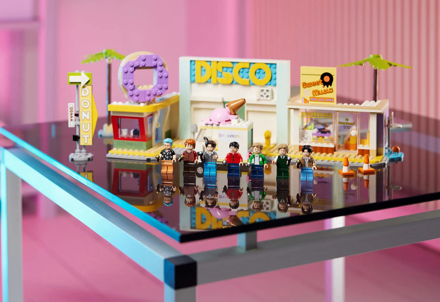 LEGO Ideas BTS Dynamite (21339)