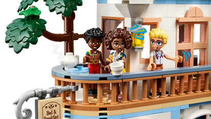 LEGO Friends Burg mit Ferienunterkunft (42638)