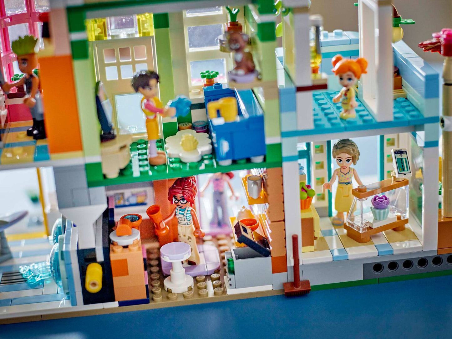 LEGO Friends Heartlake City Wohn- und Einkaufsstraße (42670)