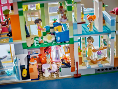 LEGO Friends Heartlake City Wohn- und Einkaufsstraße (42670)