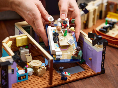 LEGO® Icons Friends Apartments (10292)