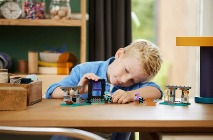 LEGO Minecraft Die Waffenkammer (21252)