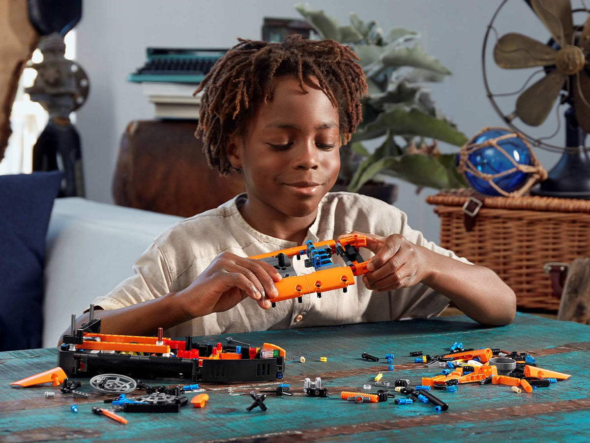 LEGO Technic Luftkissenboot für Rettungseinsätze (42120)