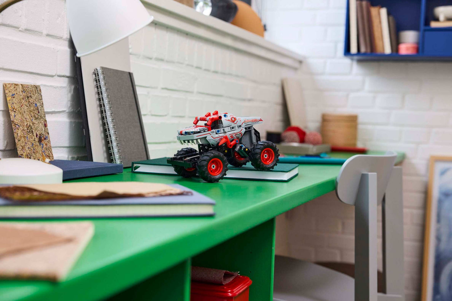 LEGO Technic Monster Jam™ ThunderROARus™ (42200)