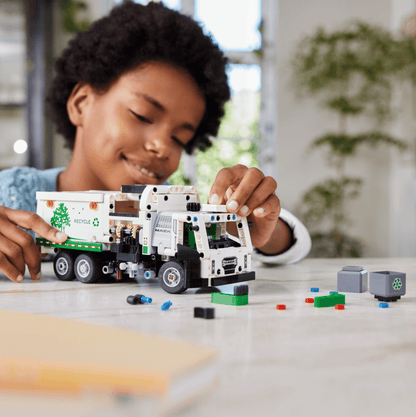 LEGO Technic Mack® LR Electric Müllwagen (42167)