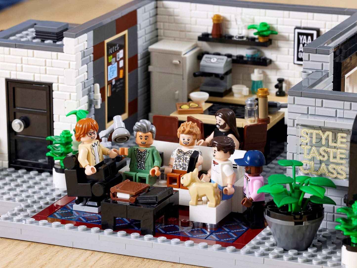 LEGO Icons Queer Eye – Das Loft der Fab 5 (10291)