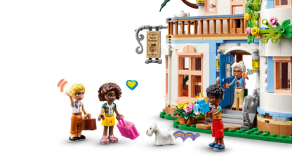 LEGO Friends Burg mit Ferienunterkunft (42638)