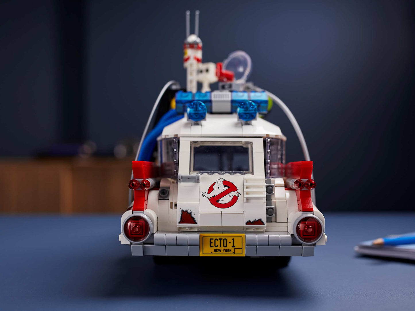 LEGO Icons Ghostbusters™ ECTO-1 (10274)